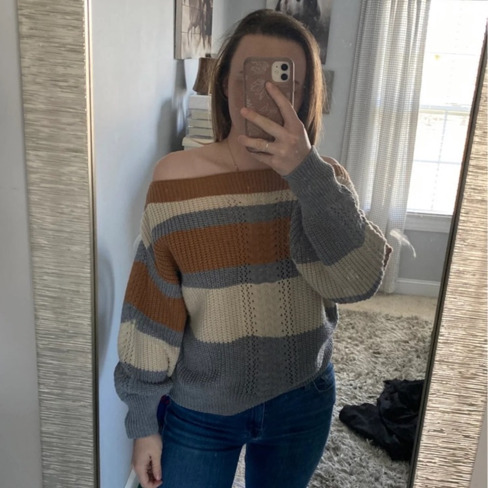 Sweater - Picture 3 of 3